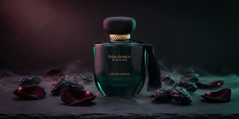 Dolores parfum Fragrance World, flacon eau de parfum femme fruité-boisé au Maroc
